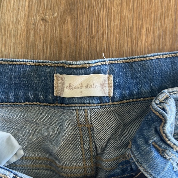 Altar’d State Shorts, Size 5 - Picture 3 of 3